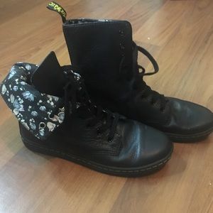 Dr Martens AirWair Stratford Black Flowers